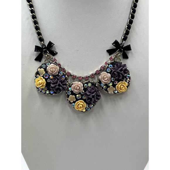 Betsey Johnson Vintage Floral Heart‎ Necklace Resin Black 
Carved Pink Rose Bow - Picture 4 of 13